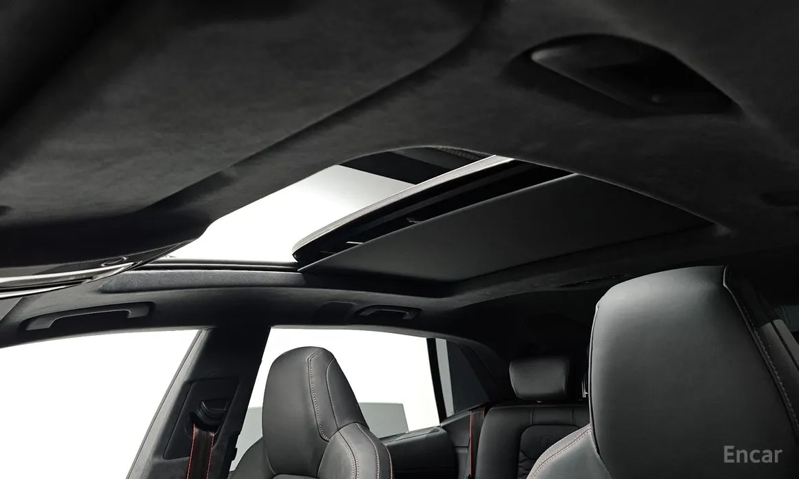 Фото 16 - Audi RS Q8