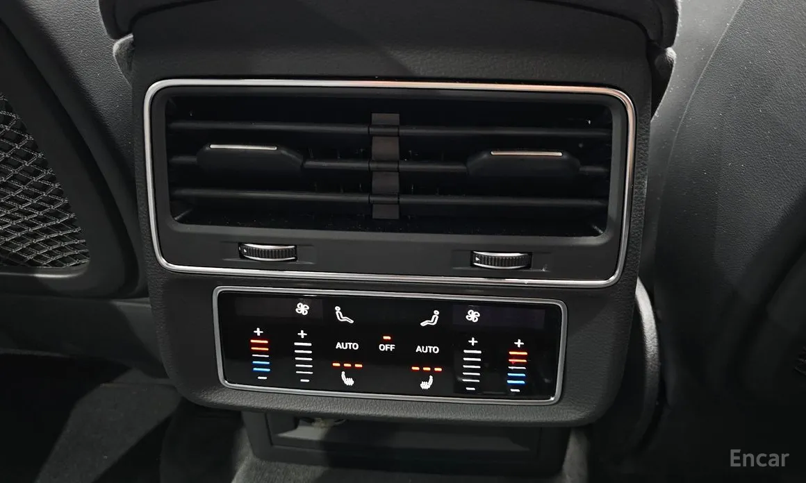 Фото 19 - Audi RS Q8