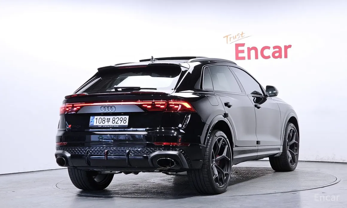 Фото 2 - Audi RS Q8