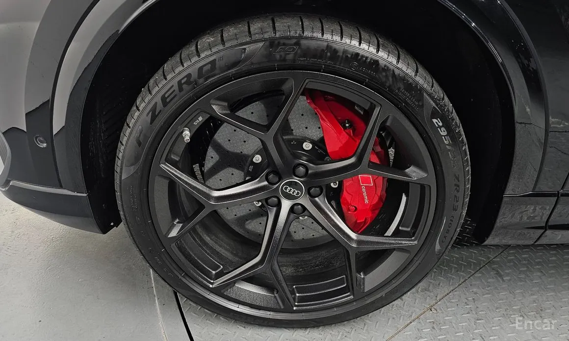 Фото 5 - Audi RS Q8