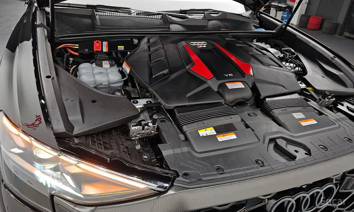 Фото 6 - Audi RS Q8