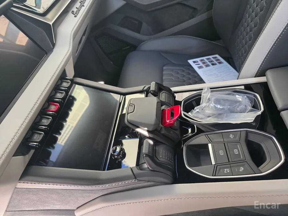 Фото 10 - Lamborghini Urus