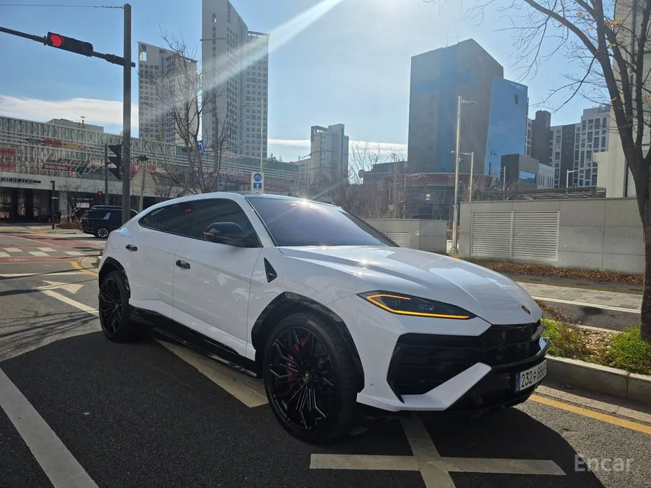 Фото 4 - Lamborghini Urus