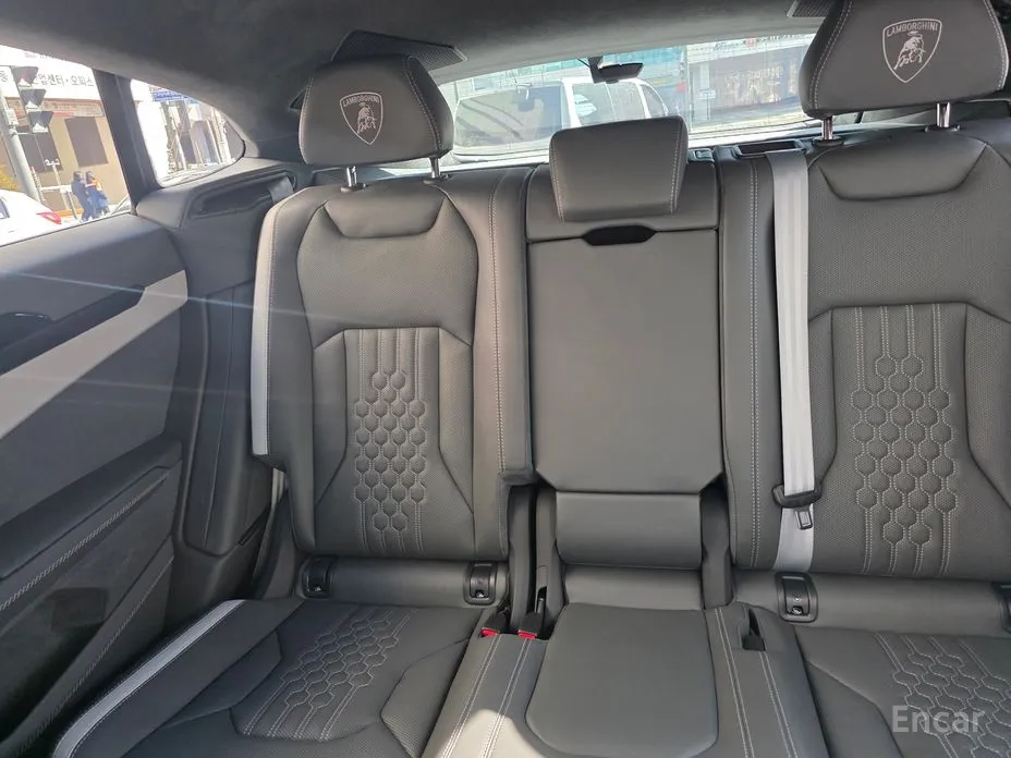 Фото 8 - Lamborghini Urus