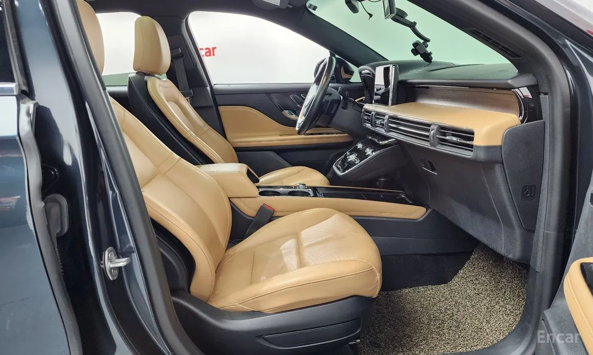 Фото 11 - Lincoln Corsair