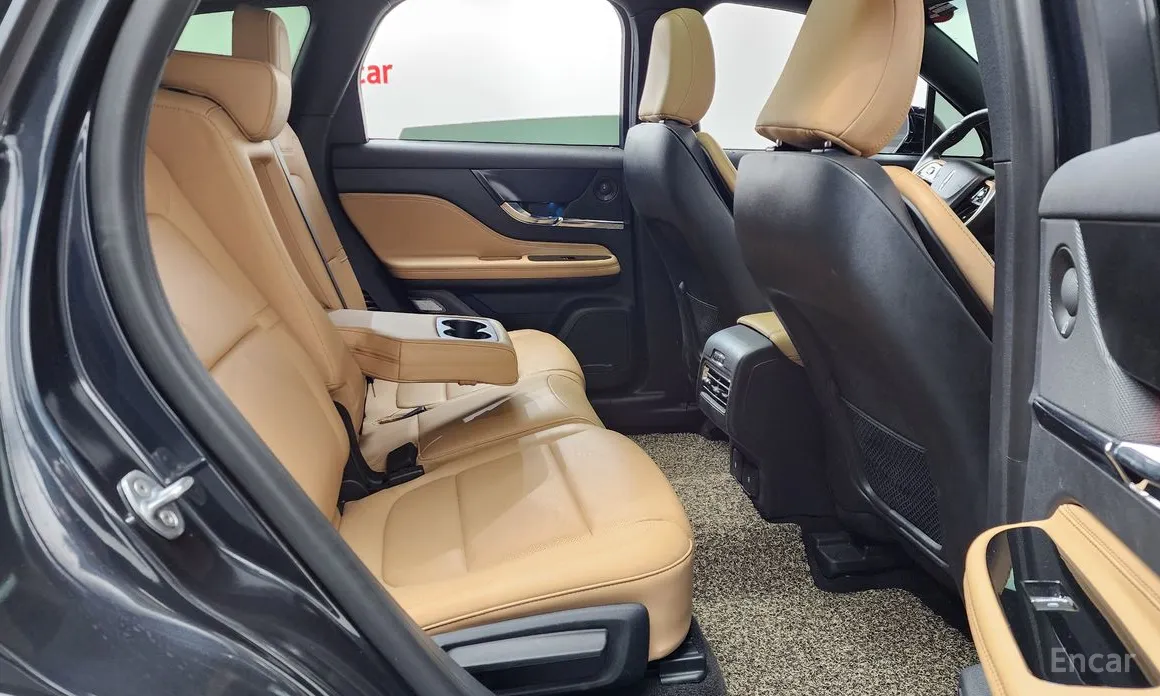 Фото 12 - Lincoln Corsair