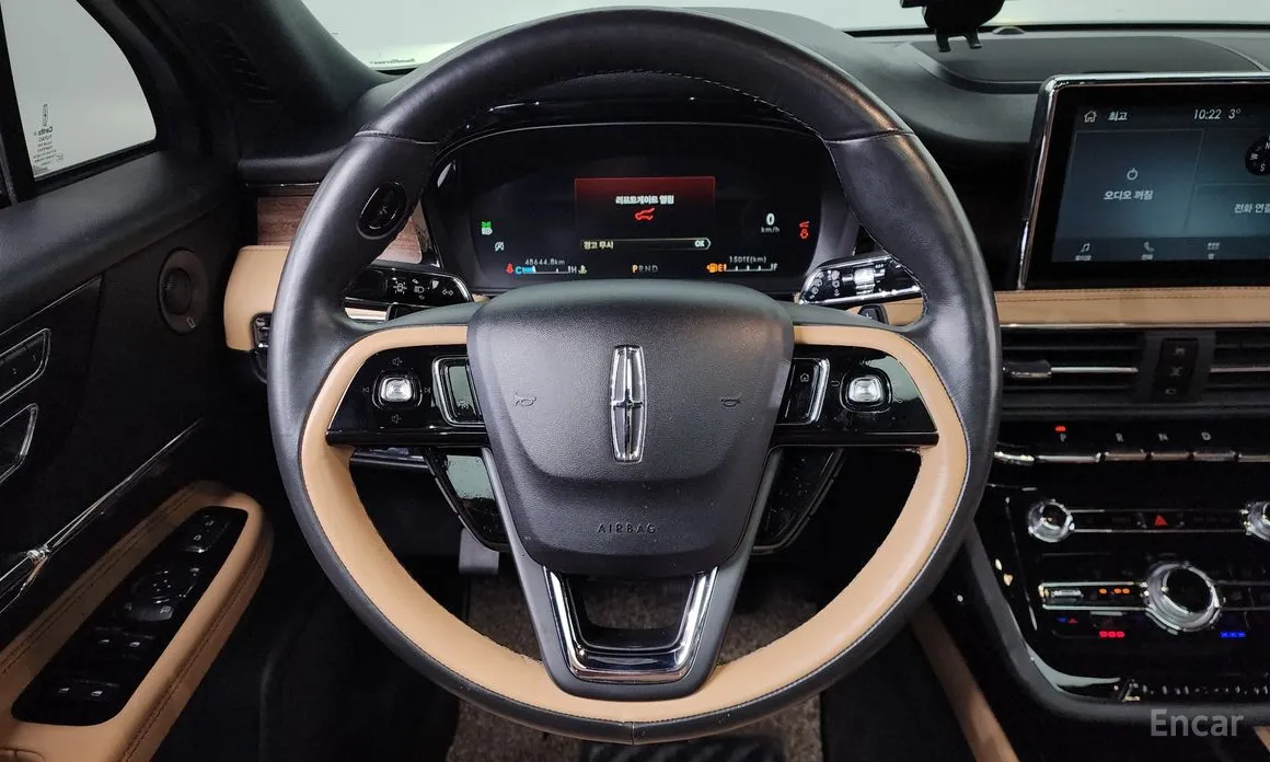 Фото 13 - Lincoln Corsair