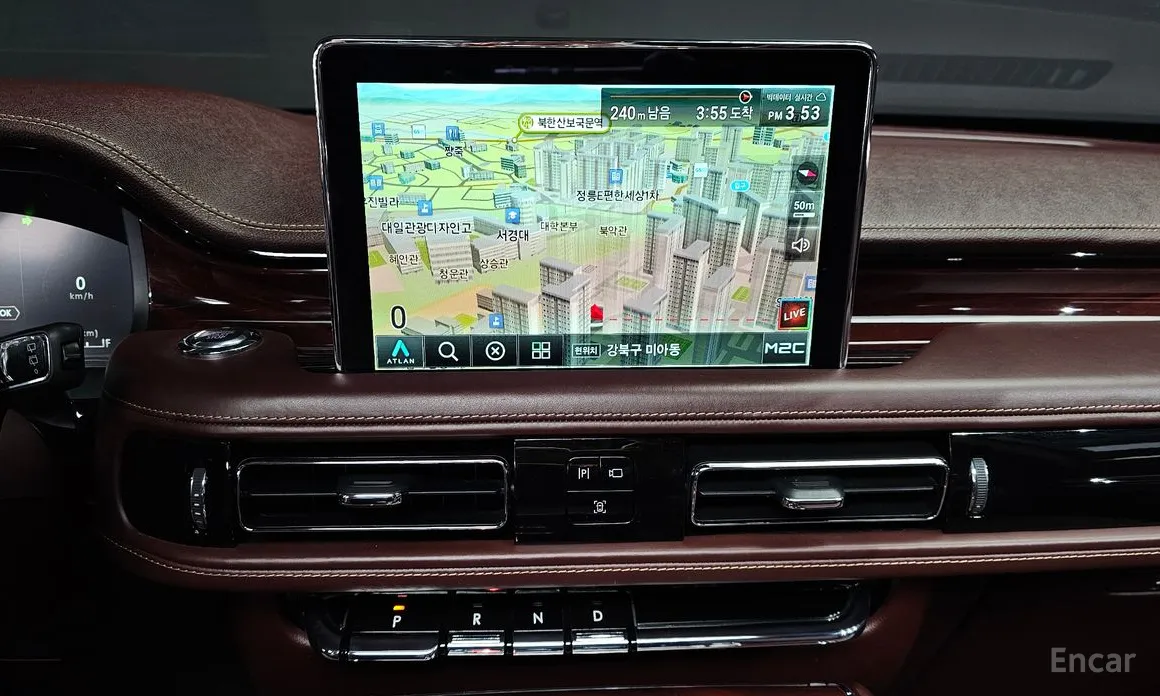 Фото 14 - Lincoln Aviator