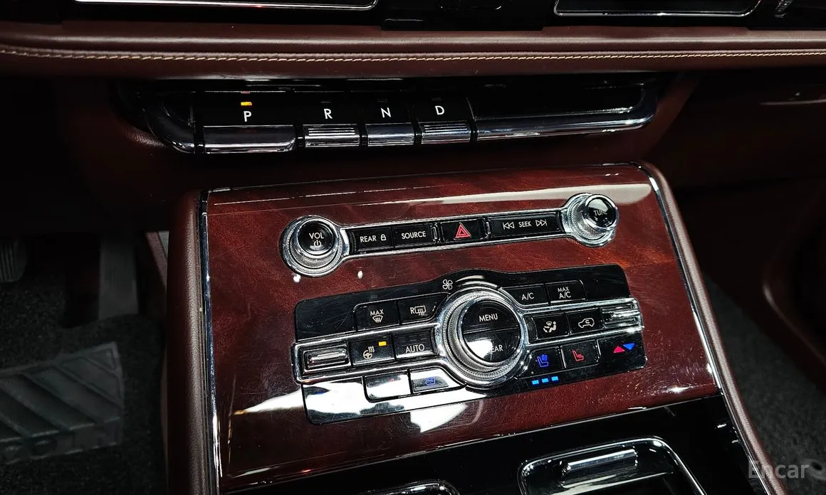 Фото 9 - Lincoln Aviator