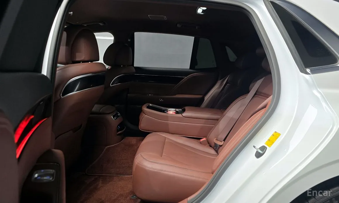 Фото 12 - Genesis G90