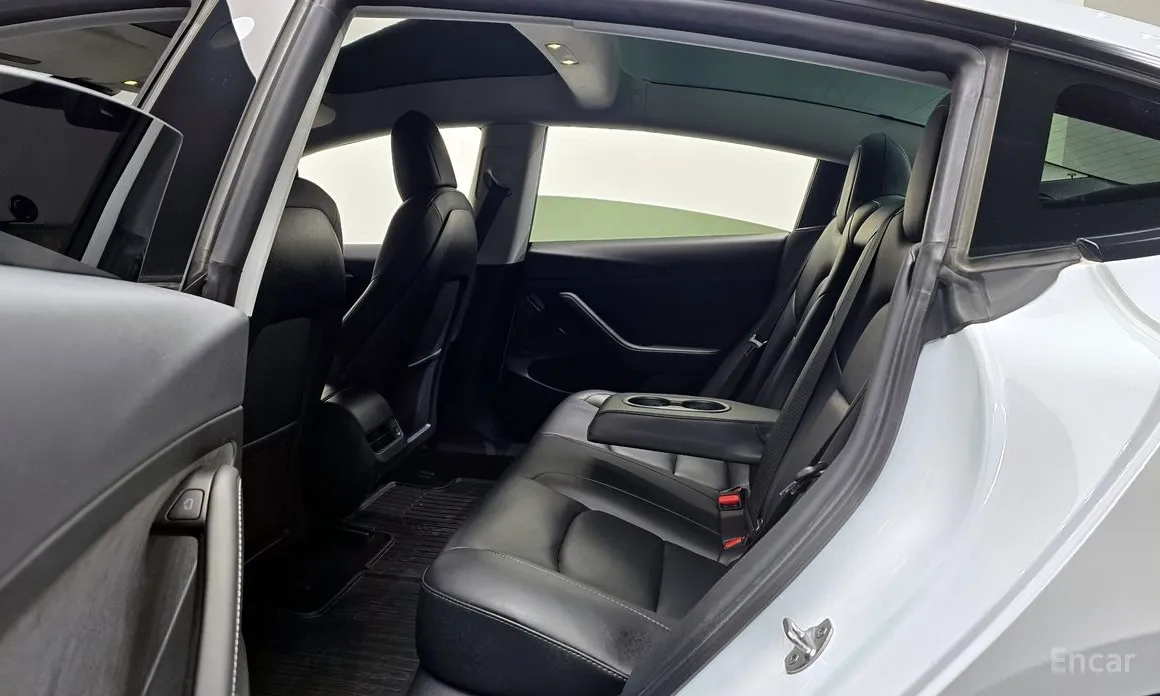 Фото 12 - Tesla Model 3