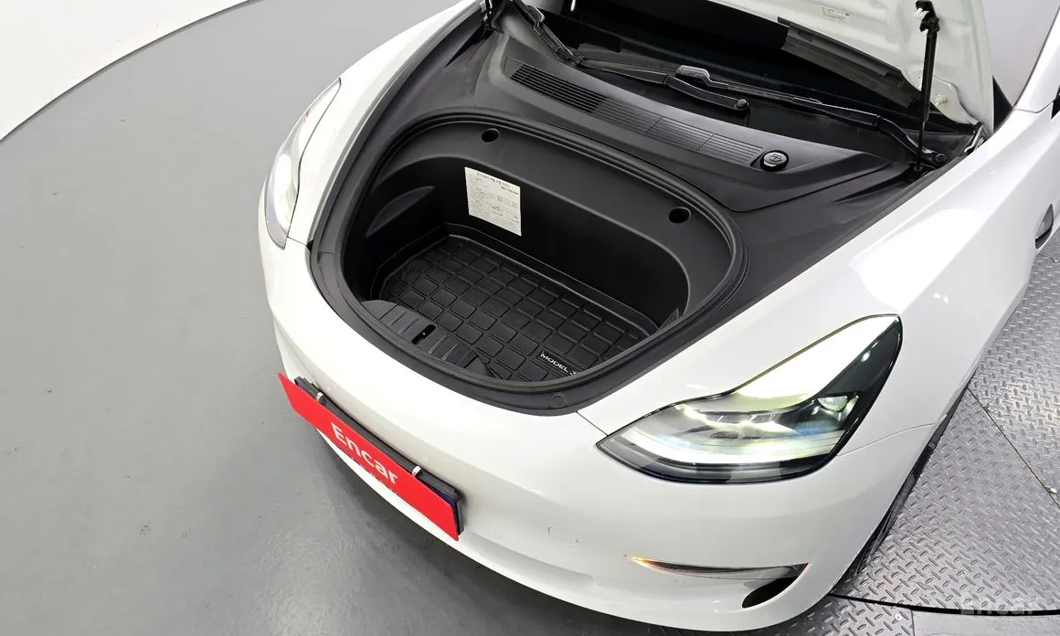 Фото 6 - Tesla Model 3