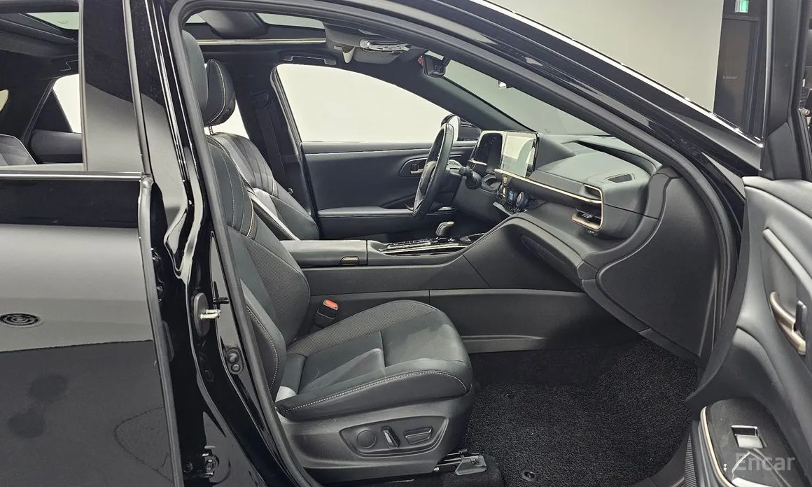 Фото 10 - Toyota Crown