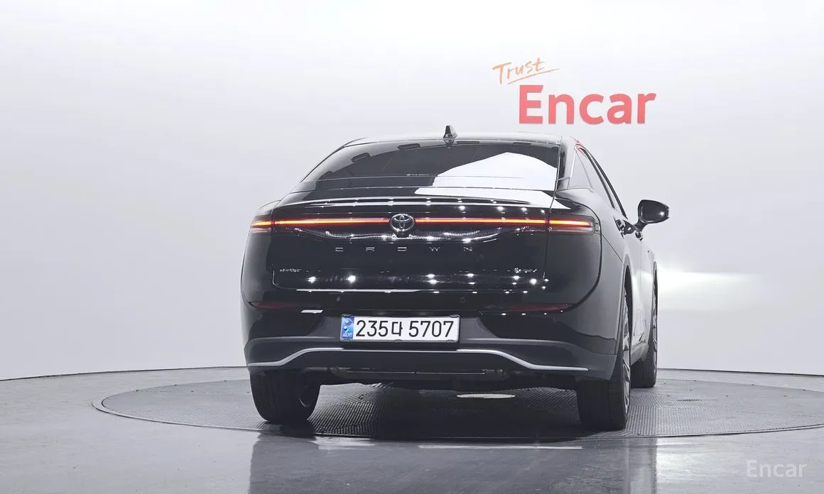 Фото 4 - Toyota Crown