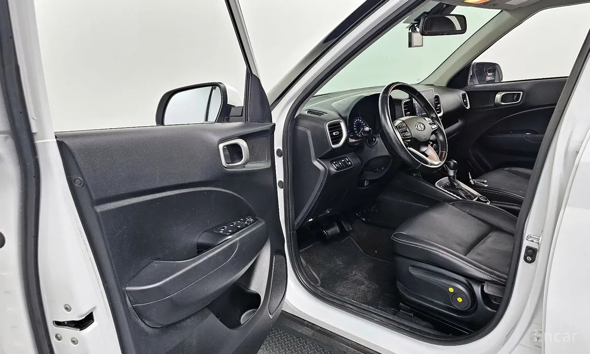 Фото 10 - Hyundai Venue