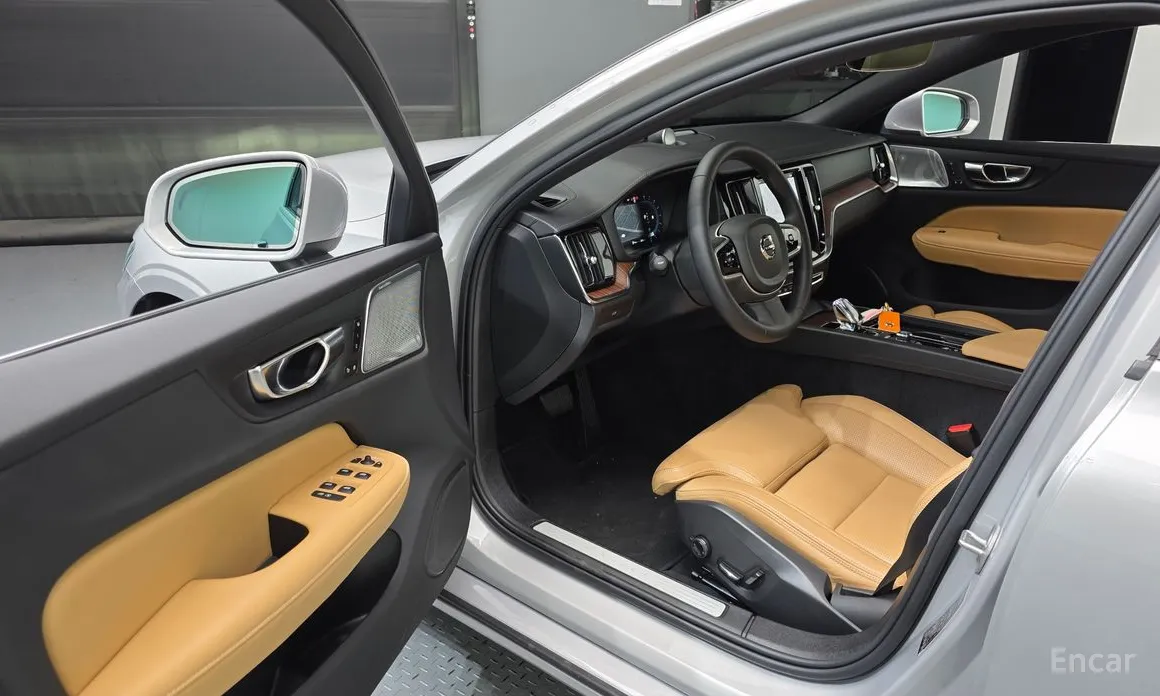 Фото 10 - Volvo S60