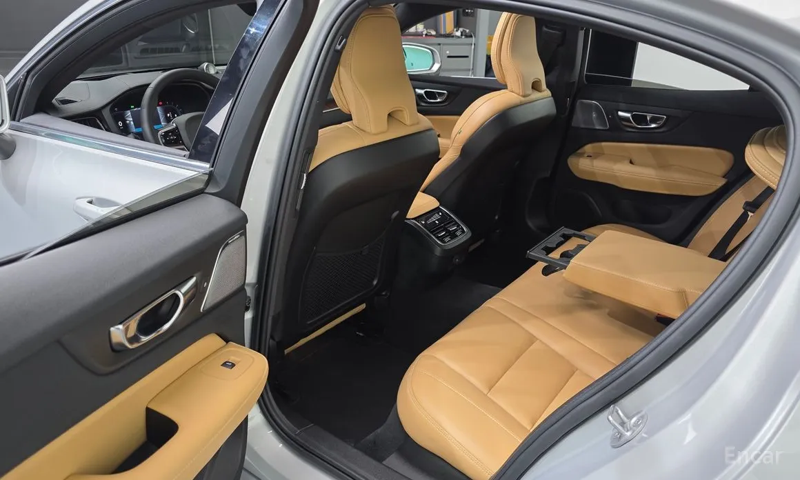 Фото 11 - Volvo S60