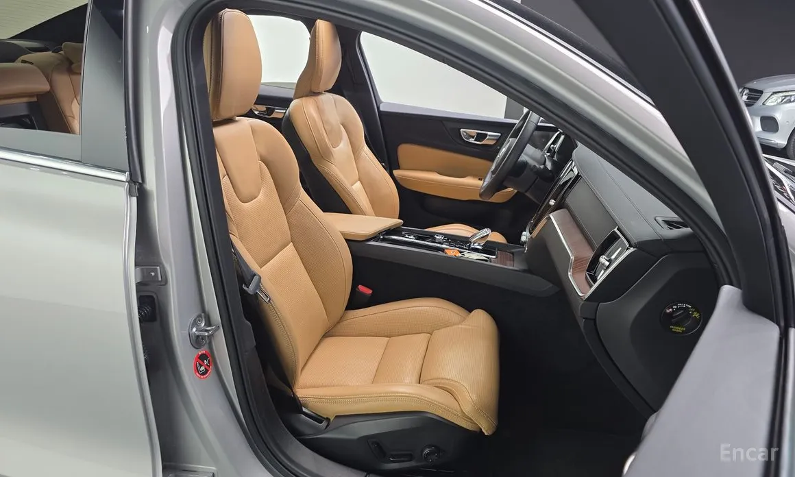 Фото 12 - Volvo S60