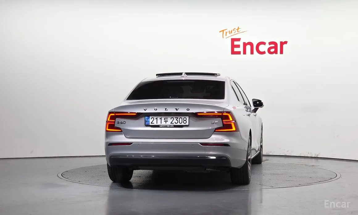 Фото 4 - Volvo S60