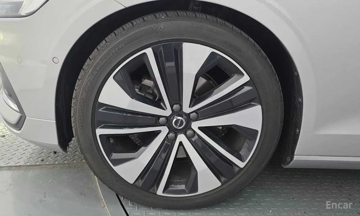 Фото 5 - Volvo S60