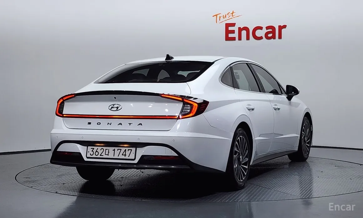 Фото 2 - Hyundai Sonata