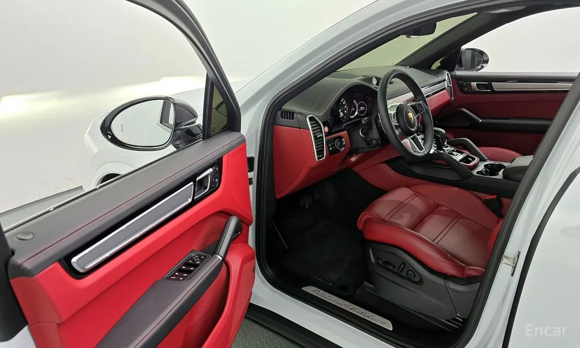 Фото 10 - Porsche Cayenne