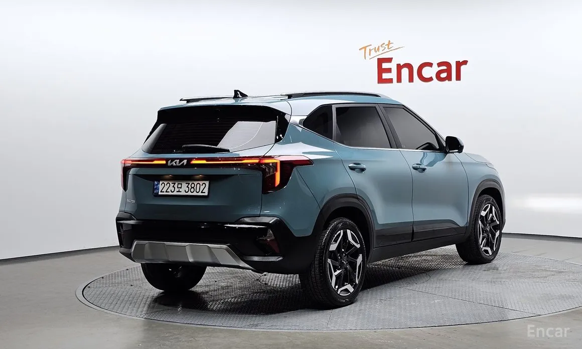Фото 2 - Kia Seltos