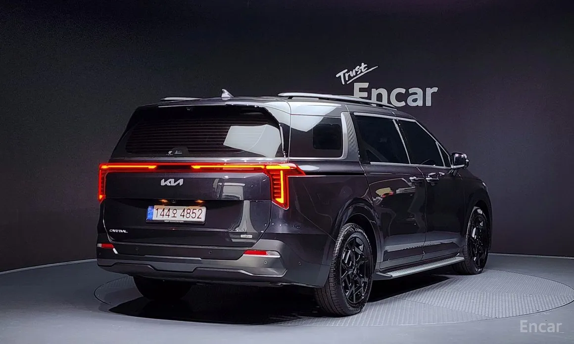 Фото 2 - Kia Carnival