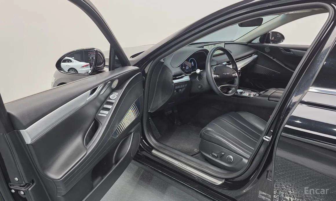 Фото 11 - Genesis G80