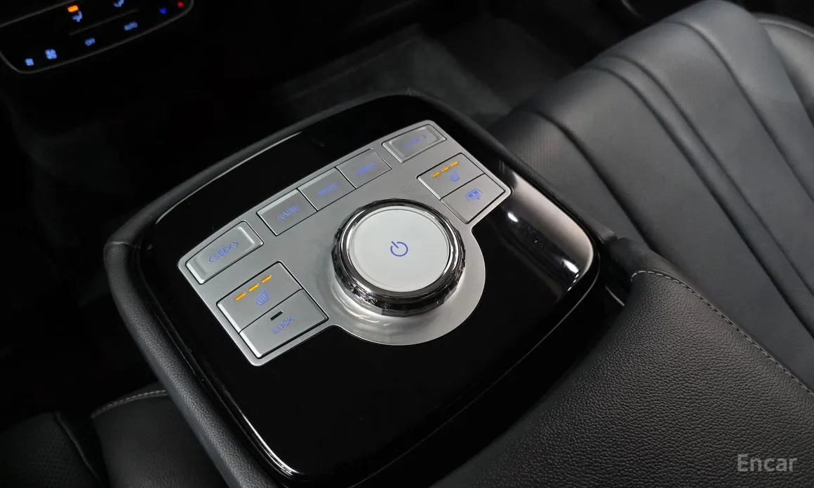 Фото 19 - Genesis G80