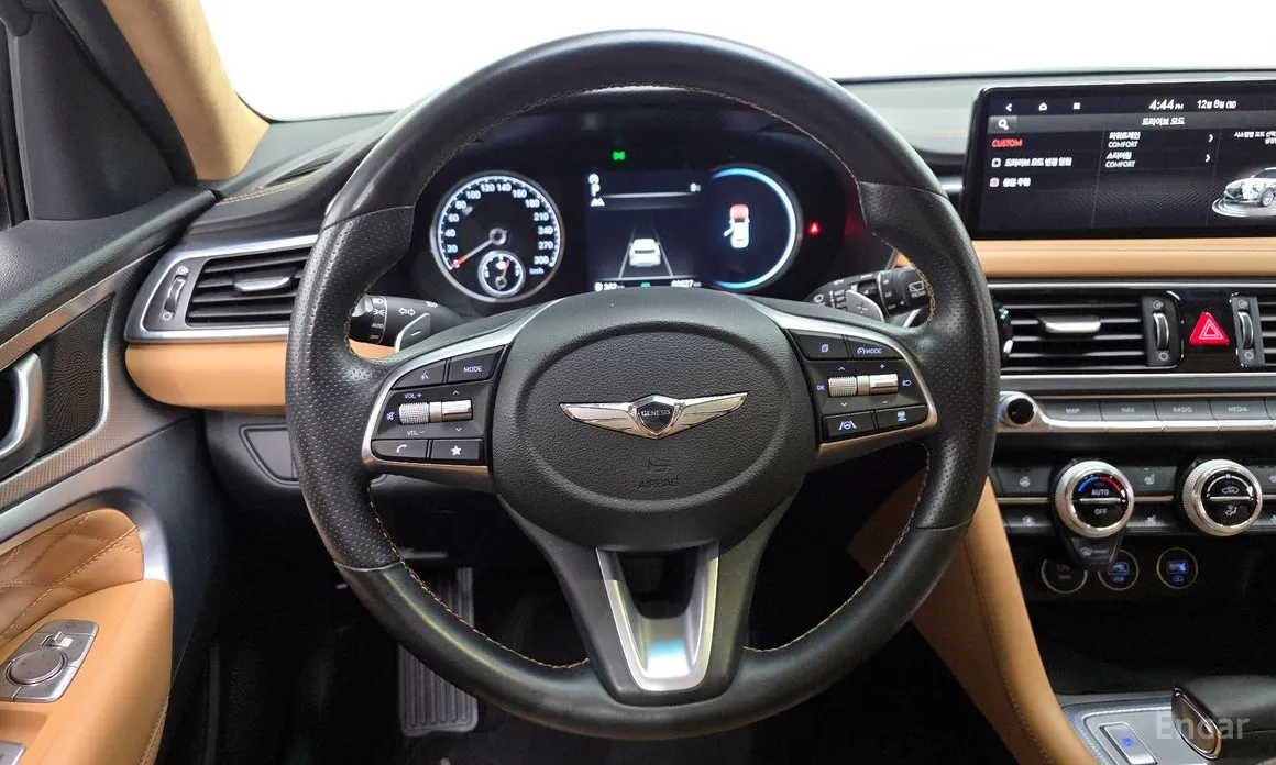 Фото 13 - Genesis G70