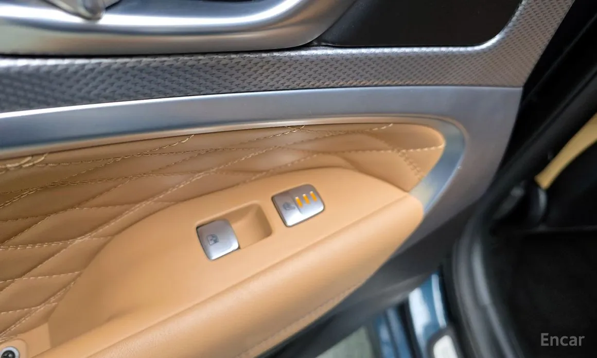 Фото 19 - Genesis G70