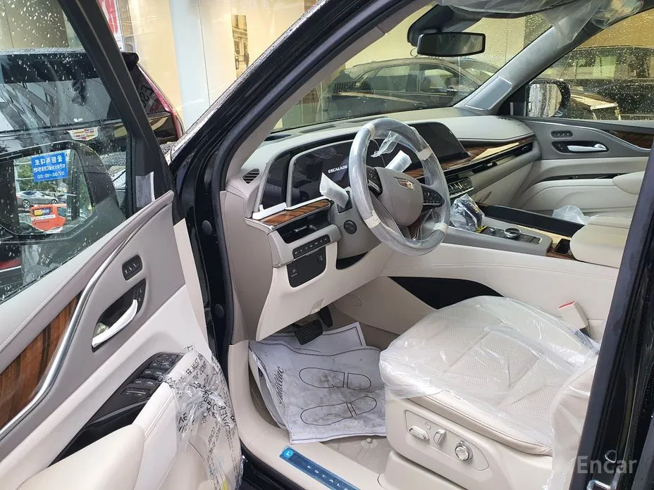 Фото 10 - Cadillac Escalade