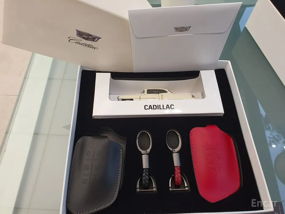 Фото 11 - Cadillac Escalade