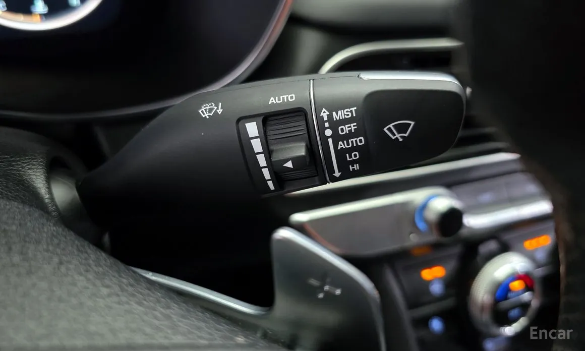 Фото 18 - Genesis G70