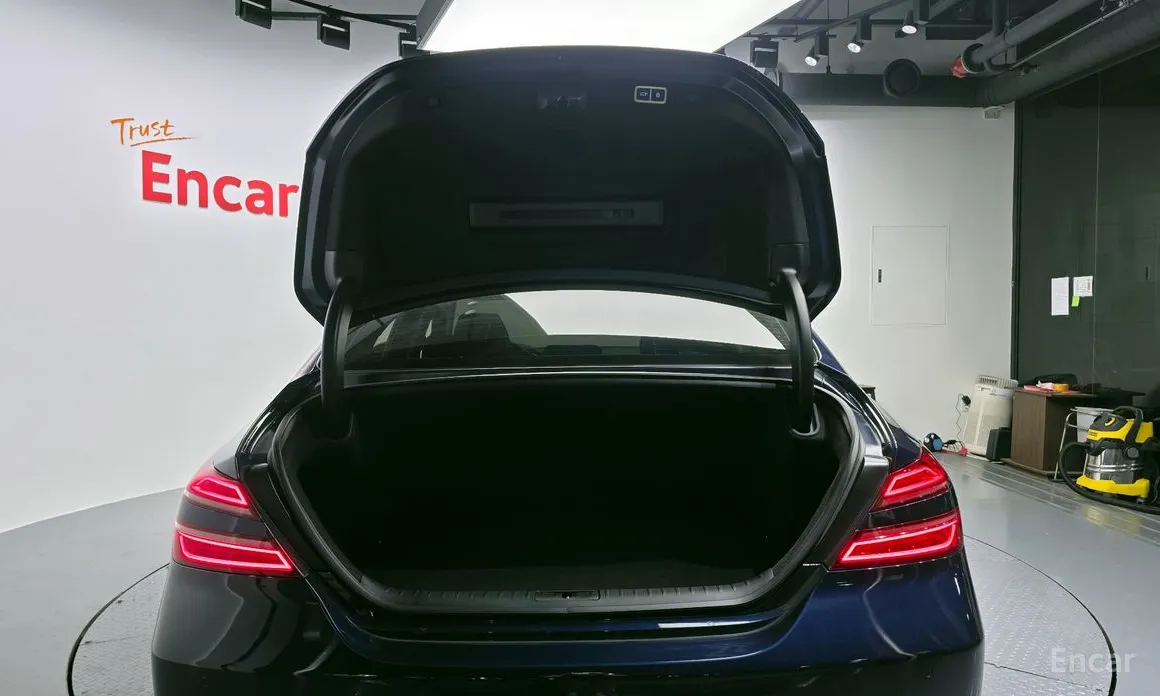 Фото 20 - Genesis G70