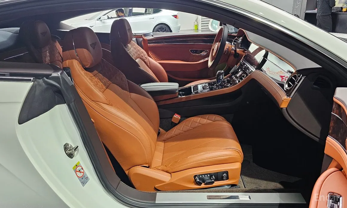 Фото 10 - Bentley Continental GT