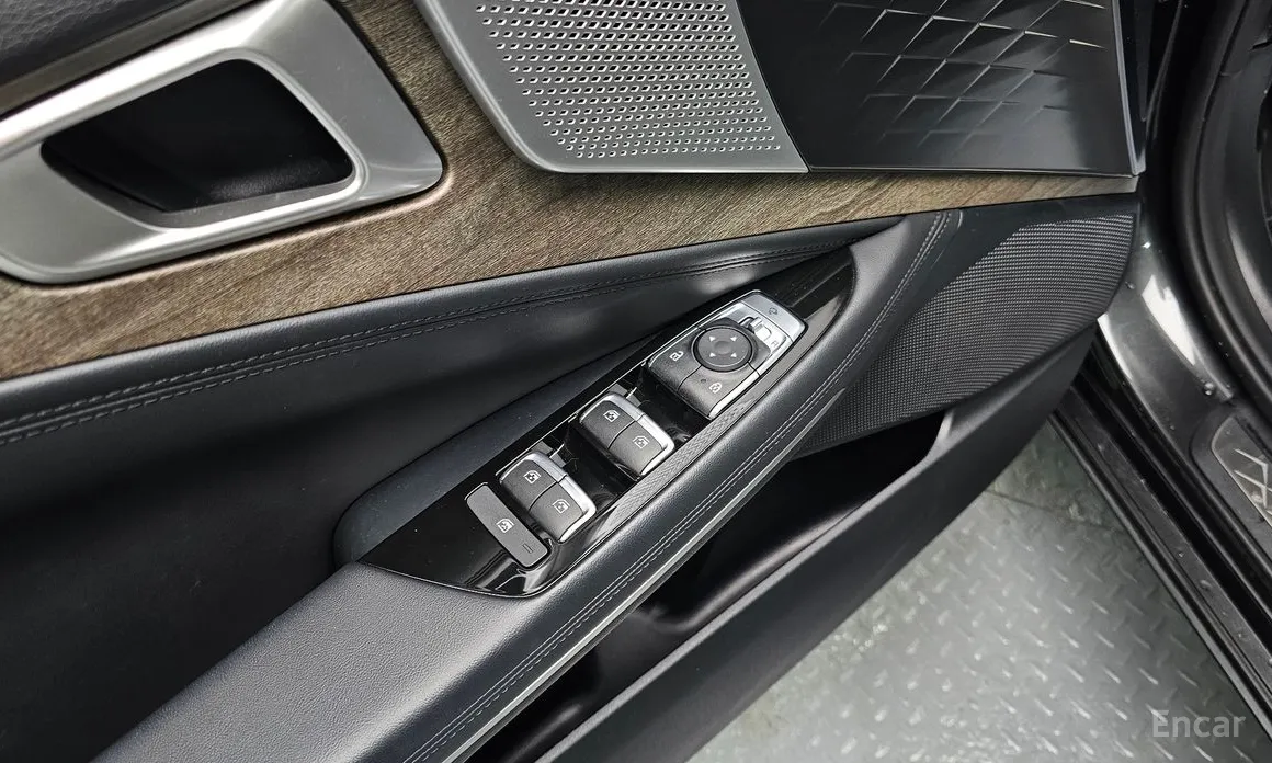 Фото 13 - Kia K8