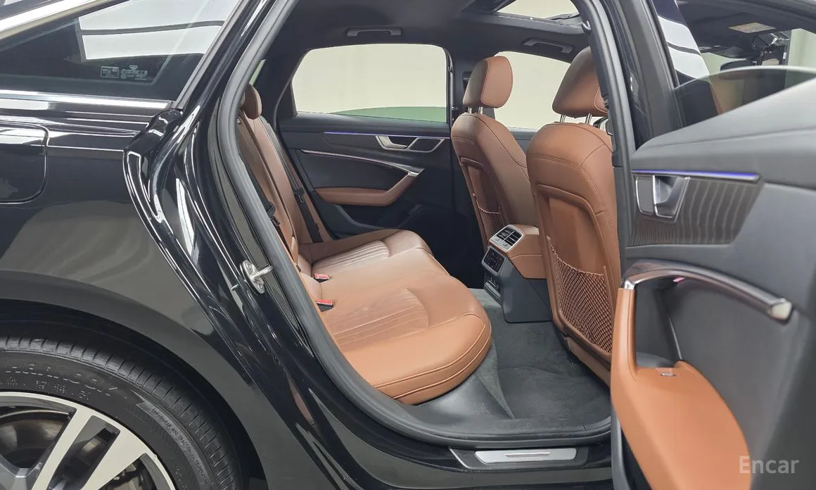 Фото 12 - Audi A6