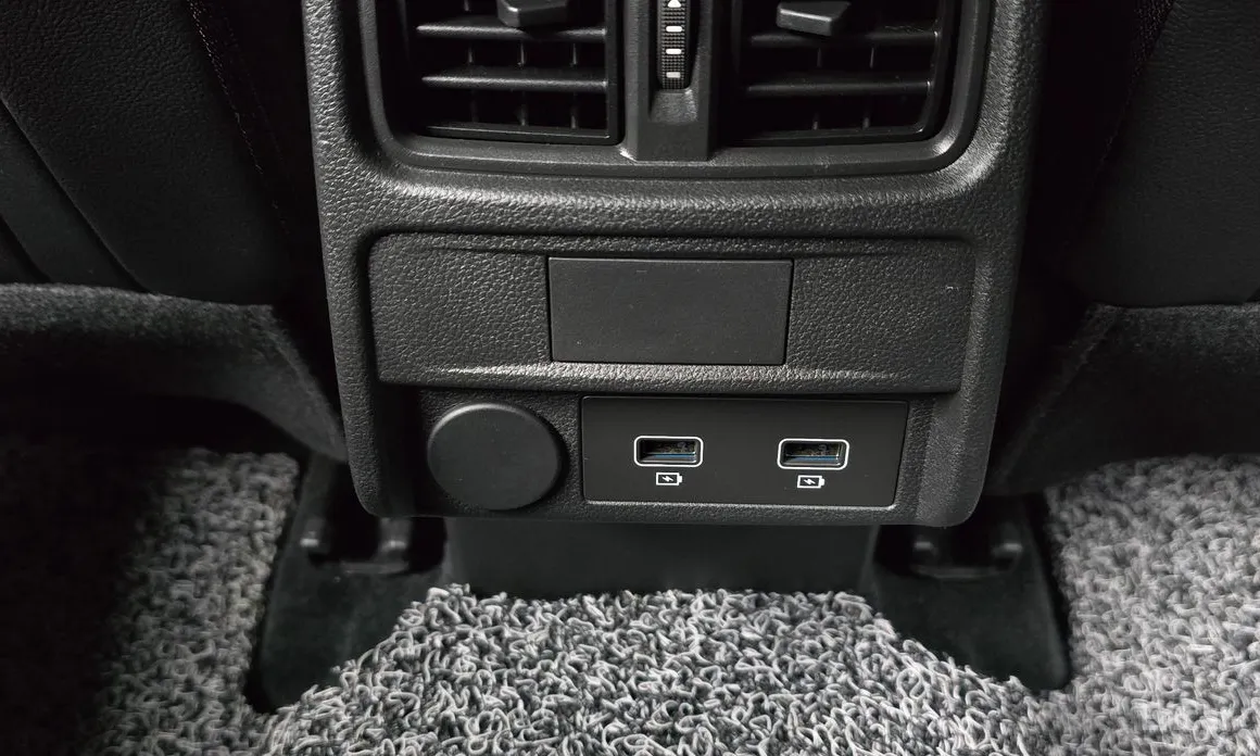 Фото 19 - Renault XM3