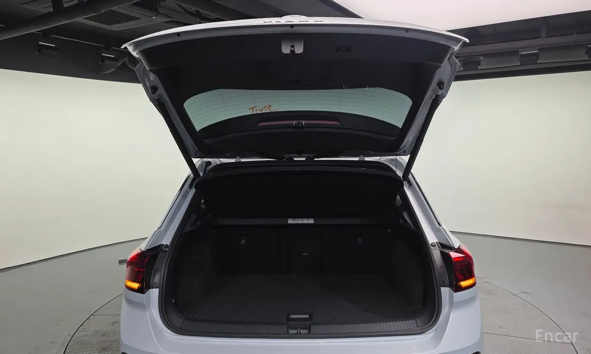 Фото 20 - Volkswagen T-Roc