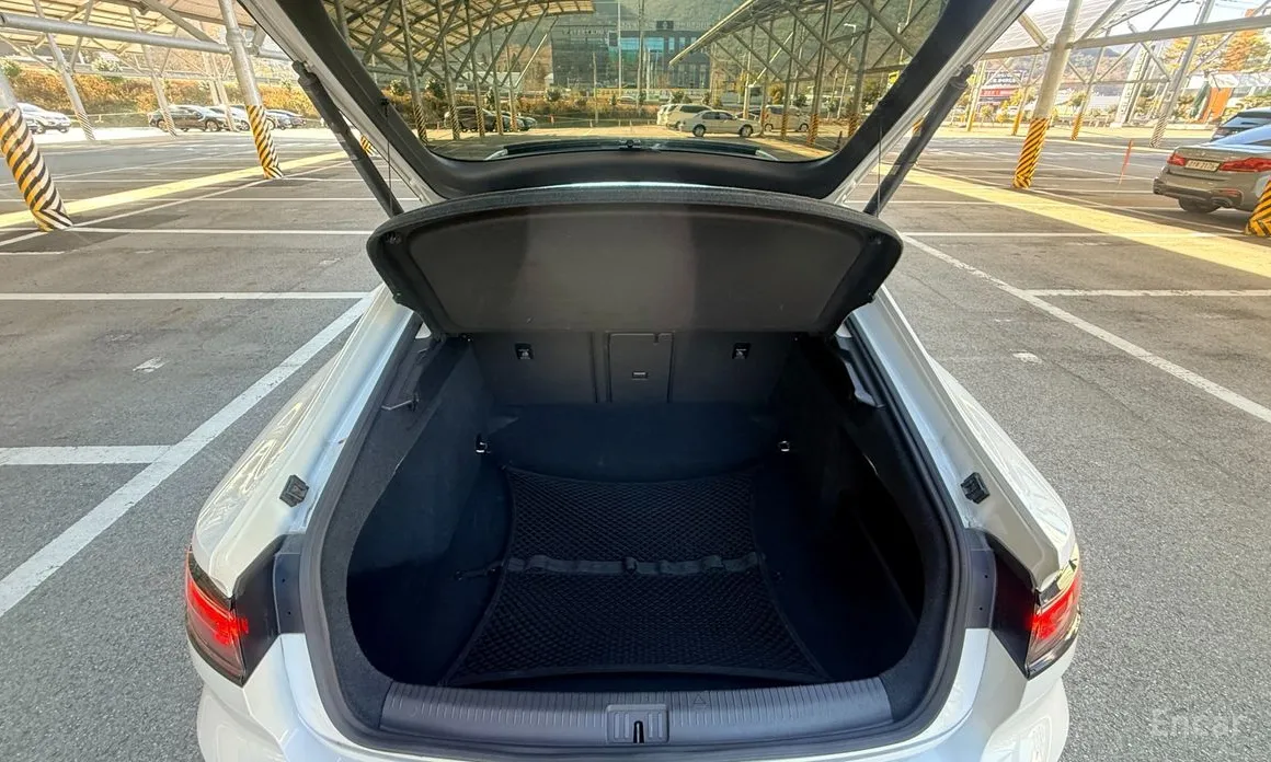 Photo 20 - Volkswagen Arteon