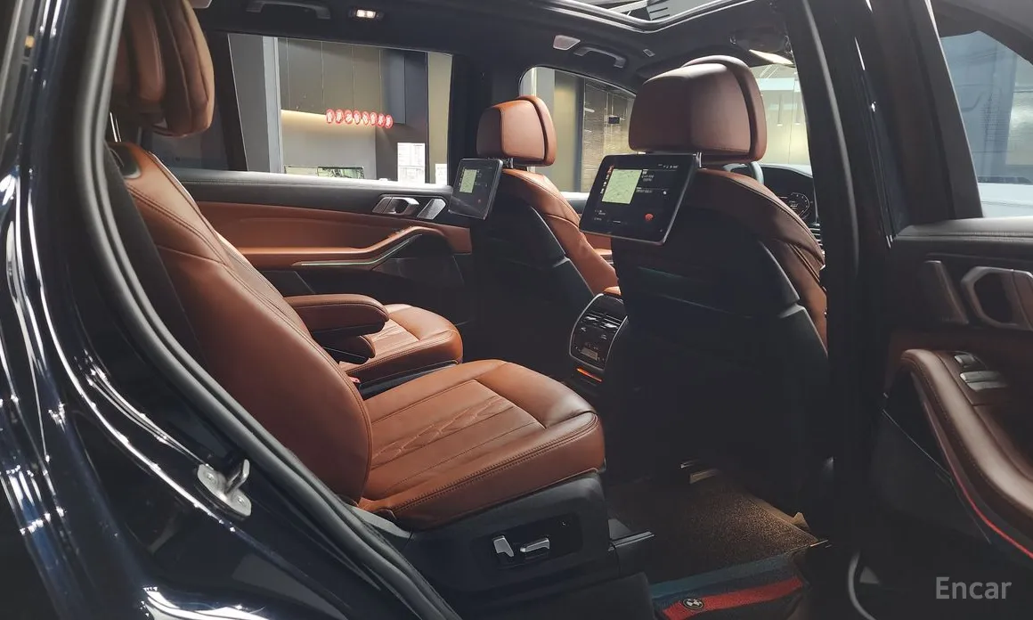 Фото 12 - BMW X7