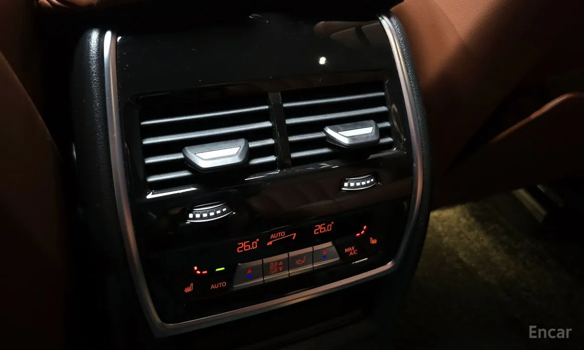 Фото 17 - BMW X7