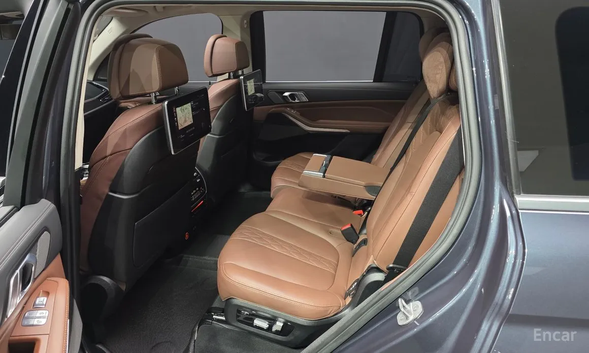 Фото 12 - BMW X7