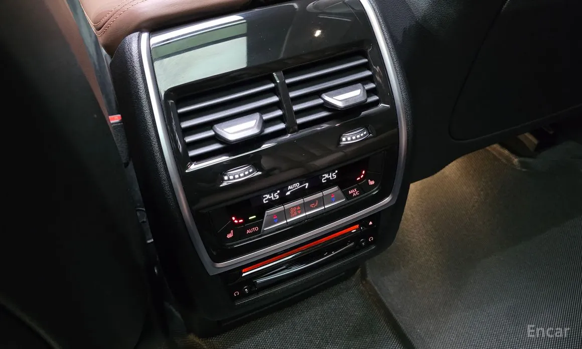 Фото 18 - BMW X7