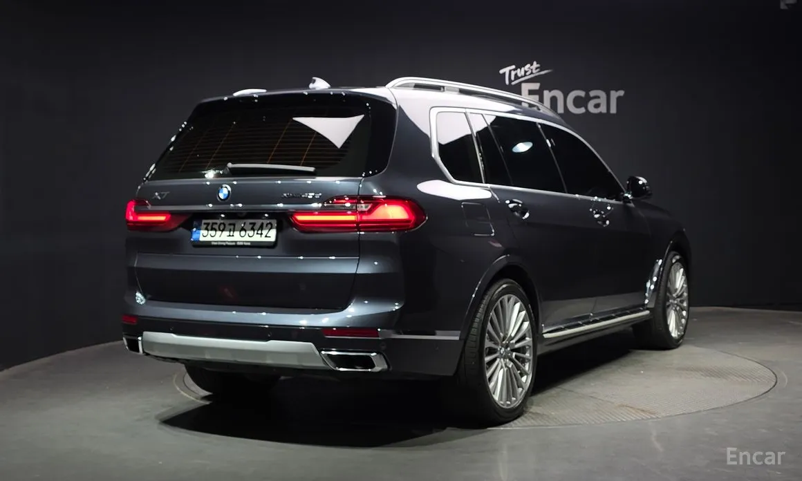 Фото 2 - BMW X7