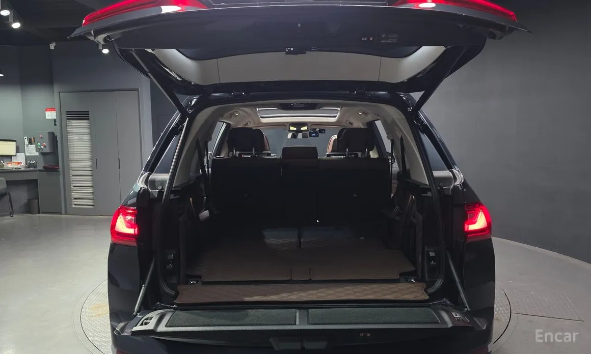 Фото 20 - BMW X7