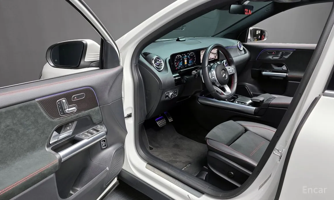 Фото 10 - Mercedes-Benz GLA-Class