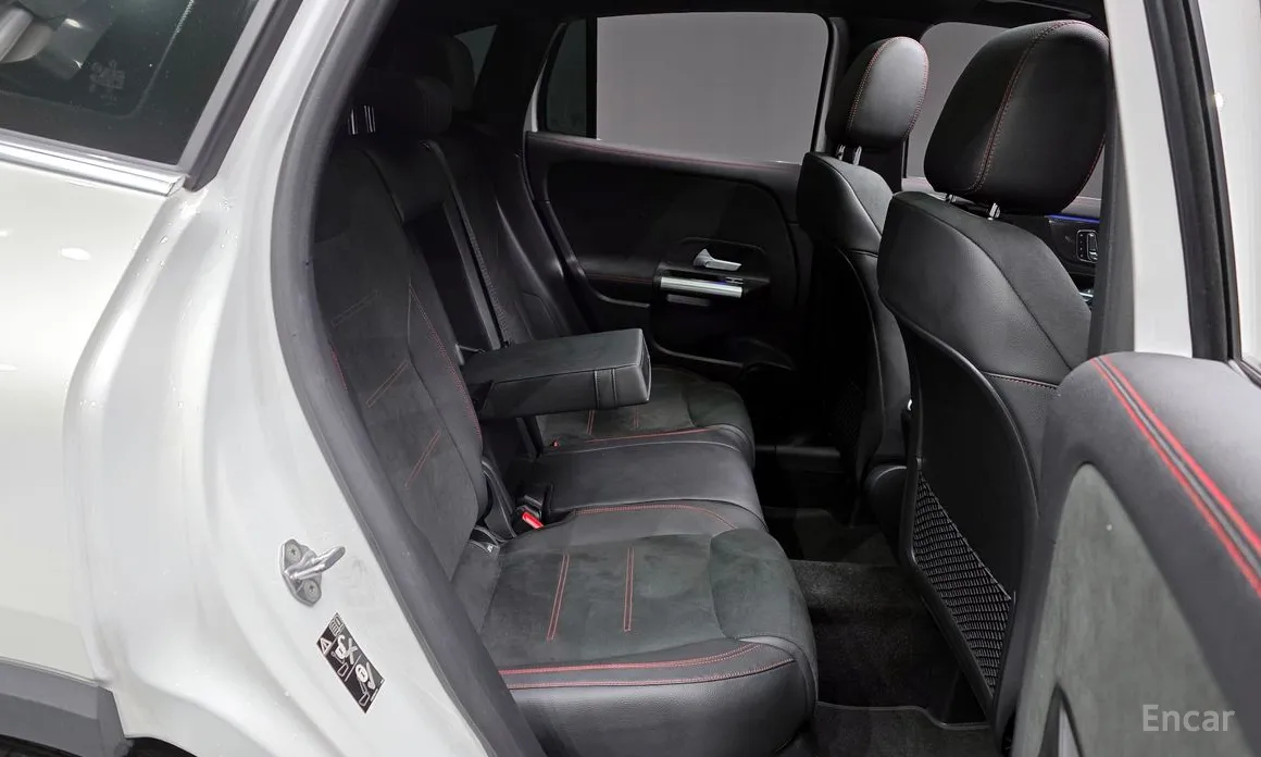 Фото 12 - Mercedes-Benz GLA-Class